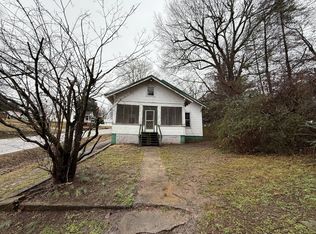 413 S Adams St, Golconda, IL 62938