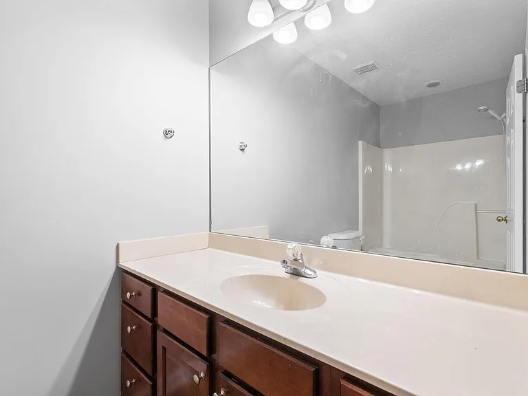 305 Spring Valley Ln — Photo 19