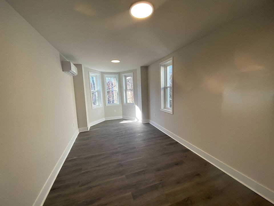 1st image of 1938 E Somerset St #22