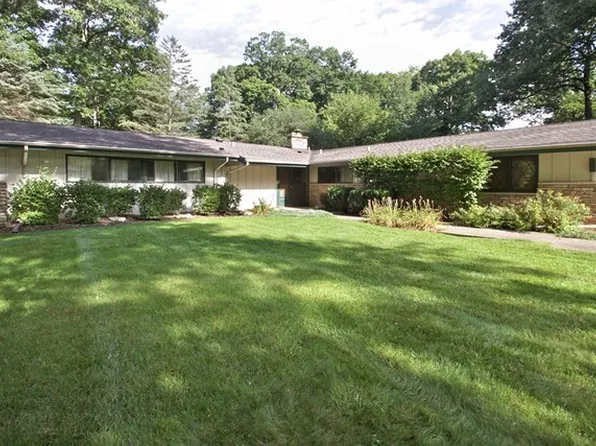 32 Cumberland Dr, Lincolnshire, IL 60069