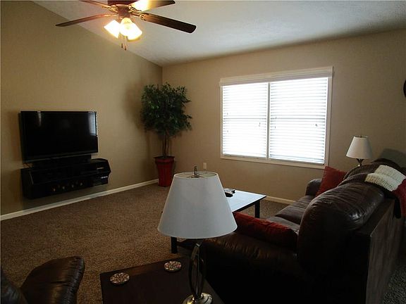 4th image of 9771 Augusta Ln