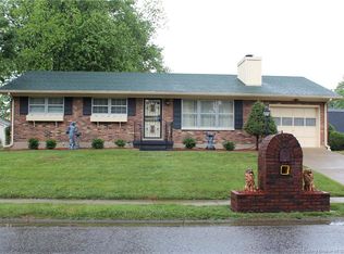 707 Parkwood Dr, Clarksville, IN 47129