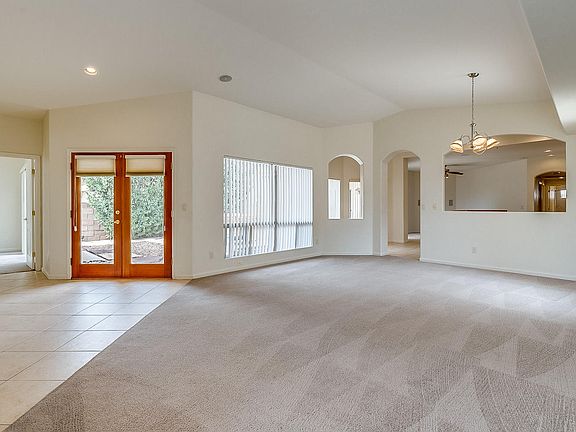 5th image of 564 W Milbrae Dr