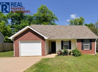 1202 Akins Ridge Dr, La Vergne, TN 37086