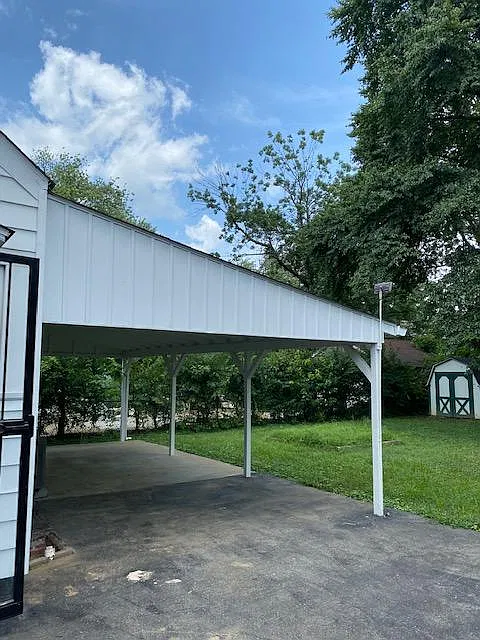 4 bed, 1200 sqft, $1,800 — Photo 2
