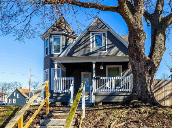 1221 Brown St, Davenport, IA 52804