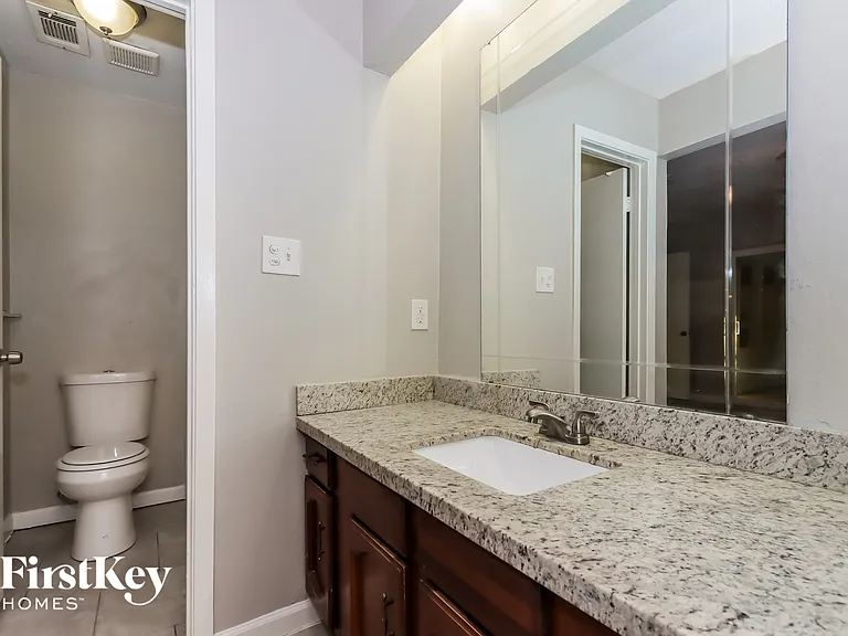 16310 Forest Bend Ave — Photo 13