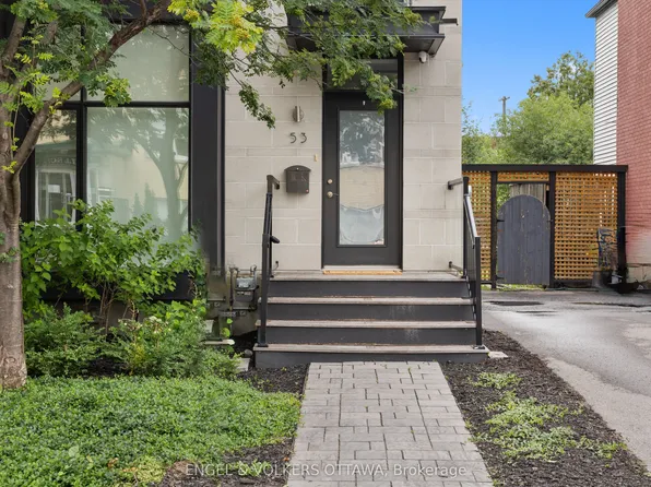 53 Vaughan St, Ottawa, ON K1M 1W9