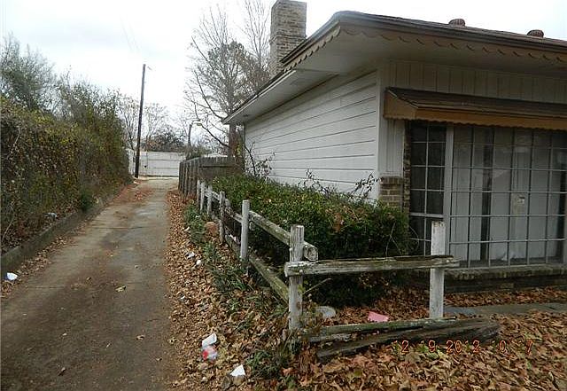 2nd image of 866 Wideman Dr