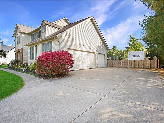3rd image of 5550 Carriage Ln