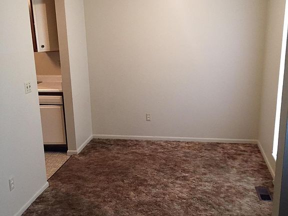 3rd image of 7024 Emerald Ave