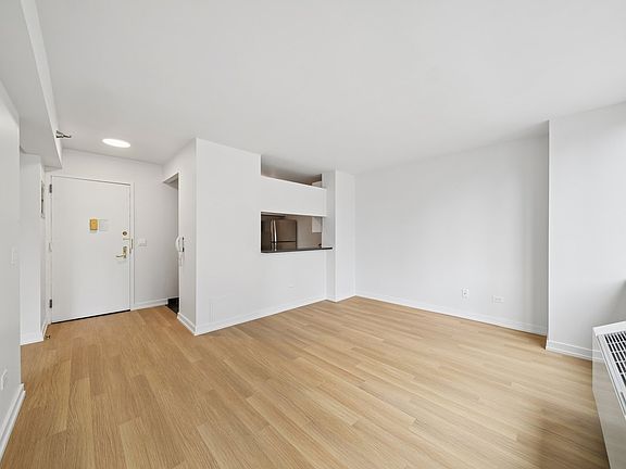 4th image of 75 W End Ave #S12b