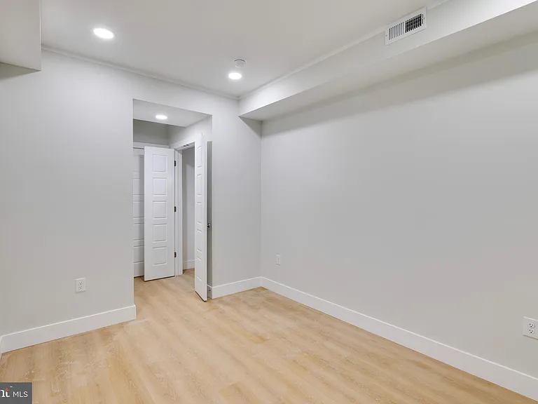 1511 W Flora St — Photo 12