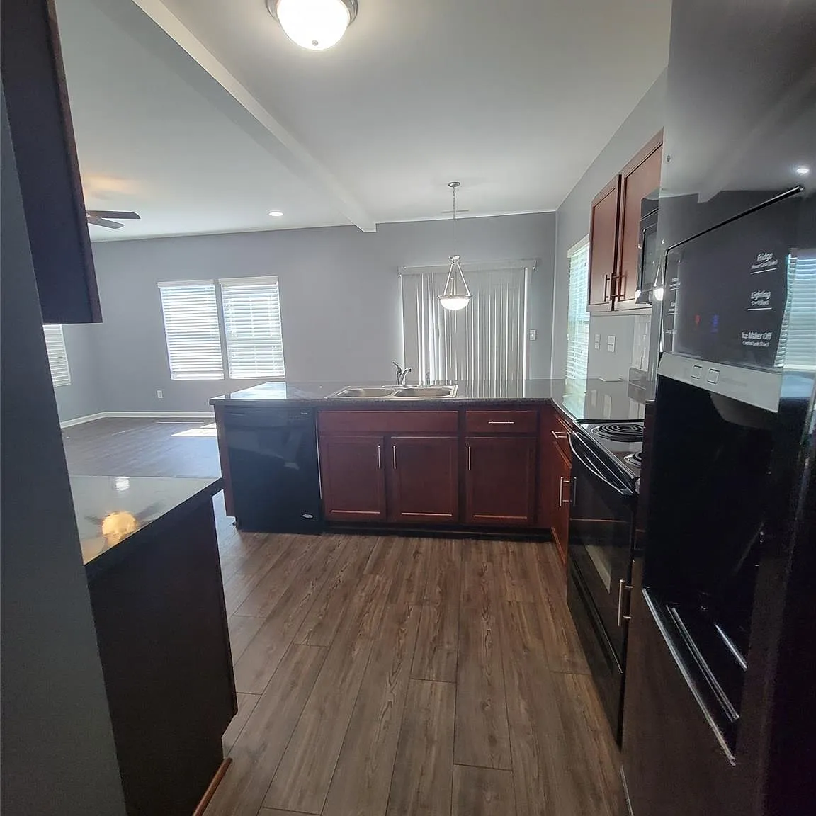 3 bed, 2.5 bath, $1,875 — Photo 3