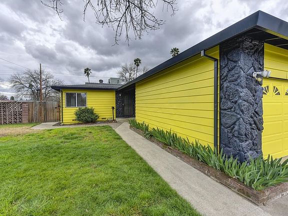 2nd image of 1311 Champion Oaks Dr