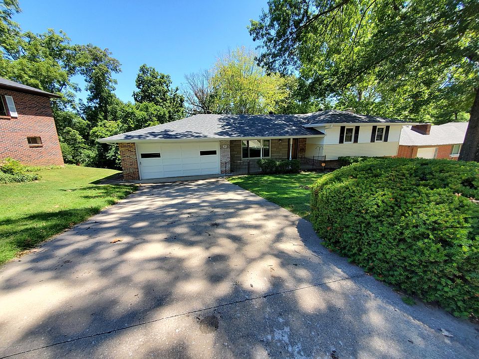 1st image of 833 Crestmere Ct