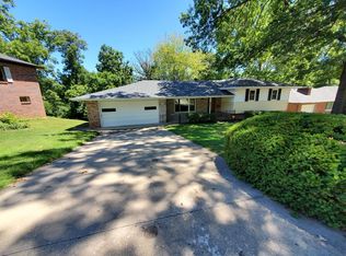 833 Crestmere Ct, Jefferson City, MO 65109