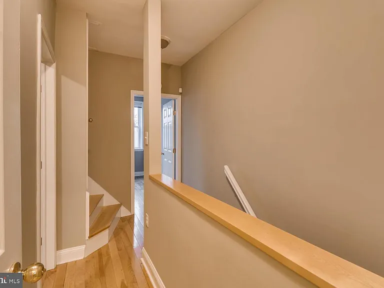 1020 W Lombard St — Photo 15