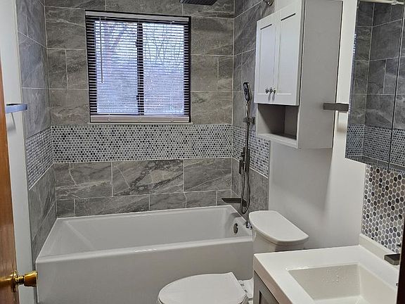 5th image of 1660 Eastport Dr