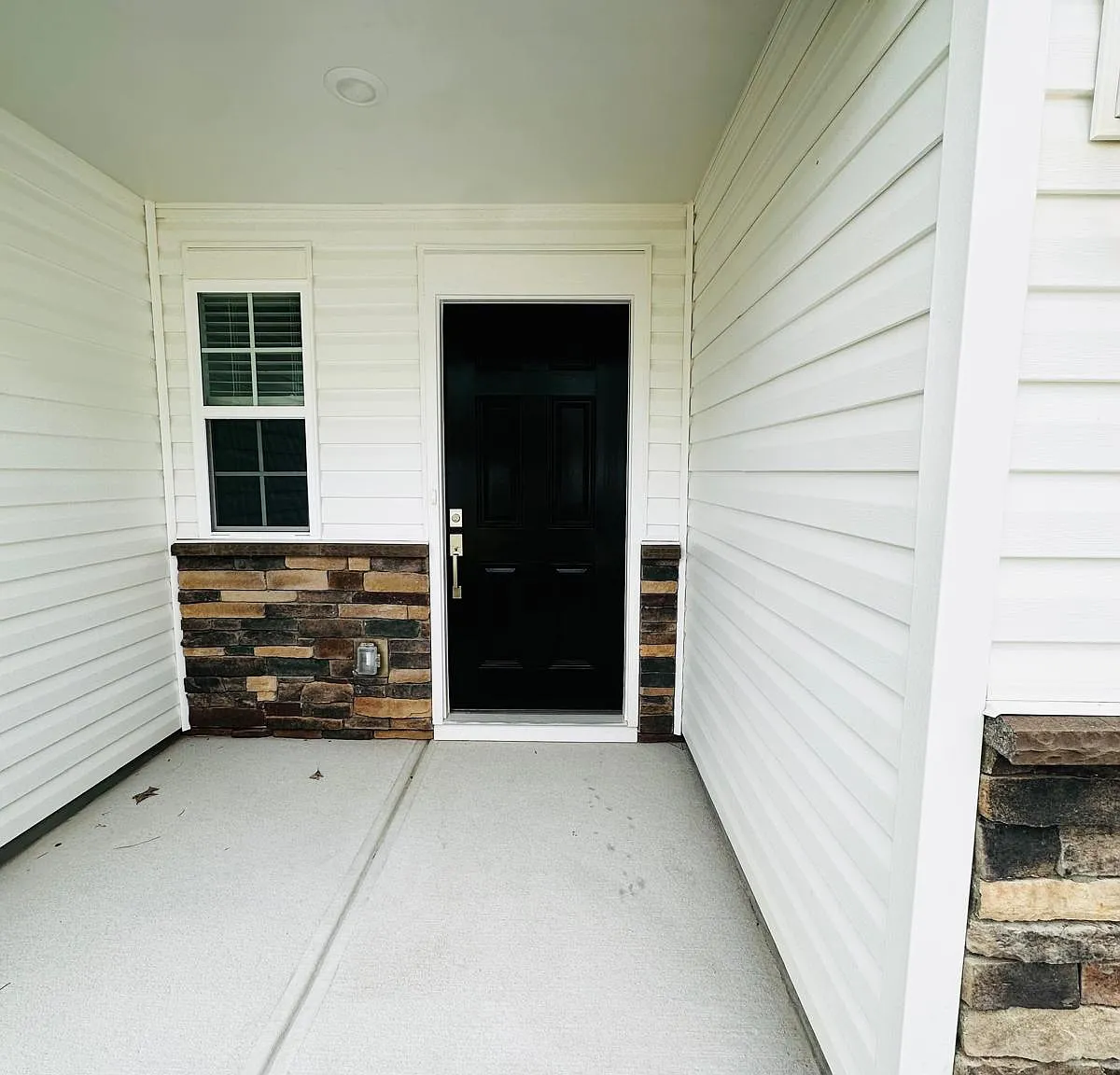 3 bed, 2.5 bath, 1403 sqft, $2,000 — Photo 3