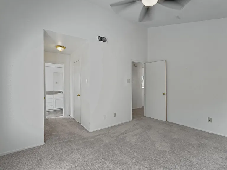 2406 Capitan Dr #D — Photo 12