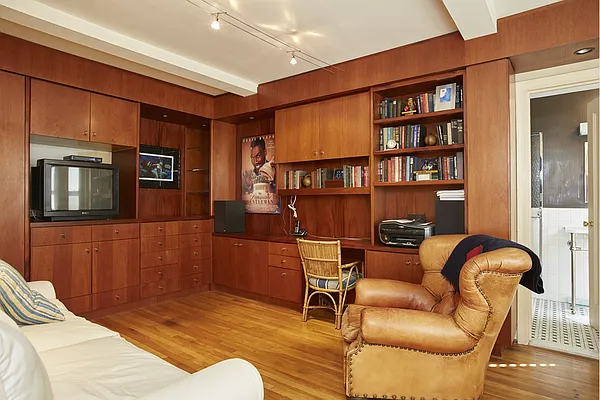Sold by Stribling | media 5