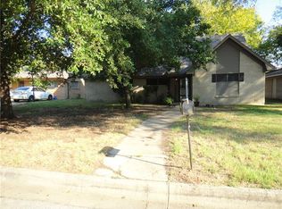 2503 Foxcroft Cir, Denton, TX 76209