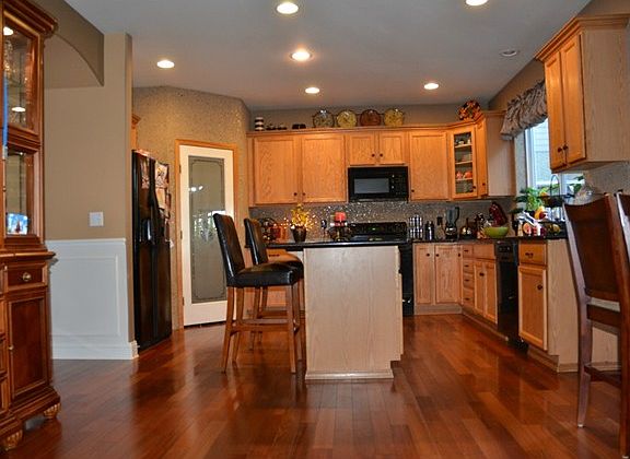 Kitchen with B-Bar