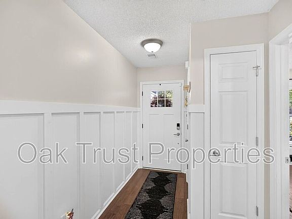 4th image of 137 Venice St