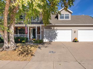 2076 Ashford Rd, Bettendorf, IA 52722