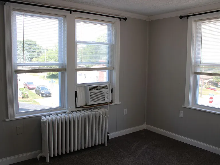 152 N Lombard St — Photo 7