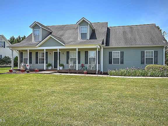 3rd image of 402 Alfalfa Ln