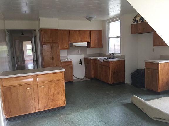 2nd image of 192 Park Ave