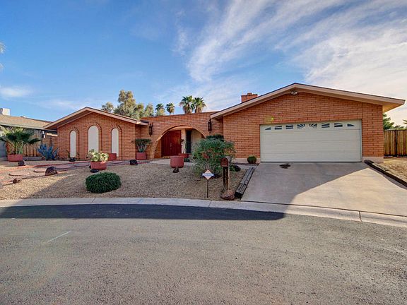 2nd image of 3143 E Malapai Dr