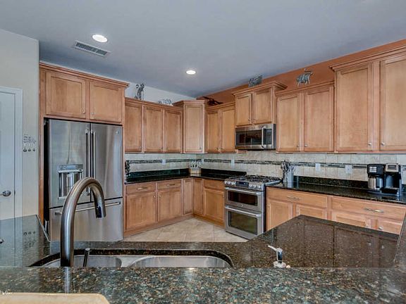 3rd image of 27285 W Potter Dr