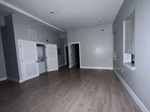 2nd image of 177 Van Buren St #3C
