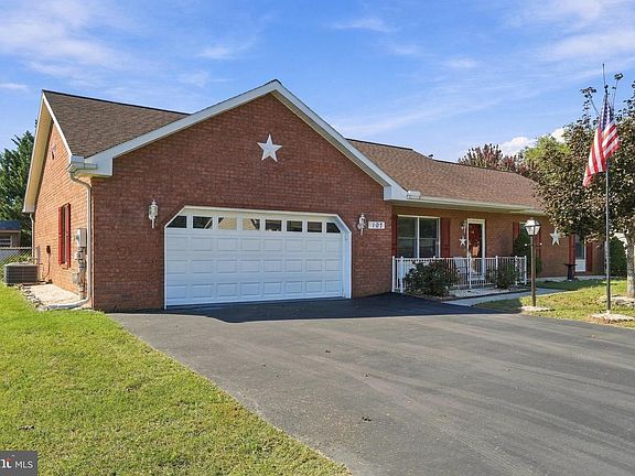 4th image of 107 Grand Oak Dr