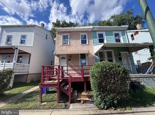 215 N 9th St, Darby, PA 19023