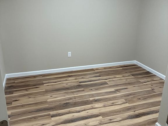 5th image of 102 Tollerton Trl #1