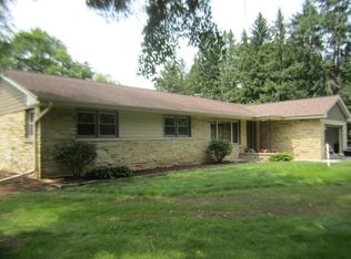 9649 N Fairfield Rd, Mequon, WI 53092