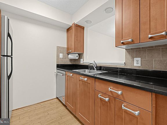 5th image of 2111 Wisconsin Ave NW APT 104