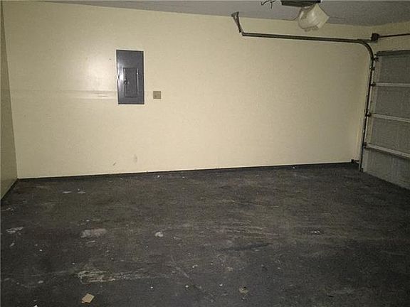 5th image of 802 W Colony Dr