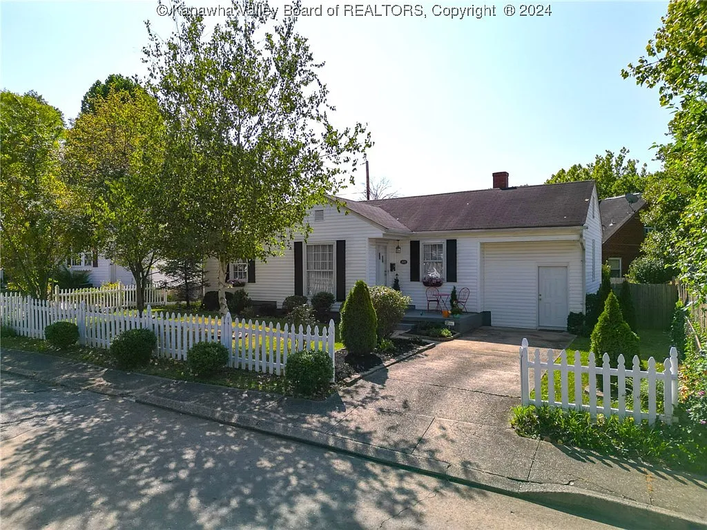 1619 Wiltshire Blvd photo 1