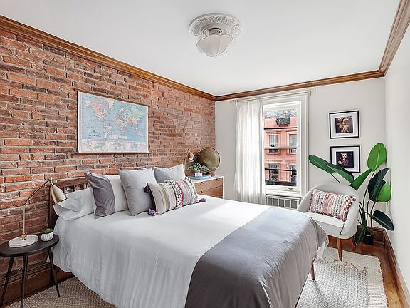 3rd image of 137 Joralemon St #Penthouse