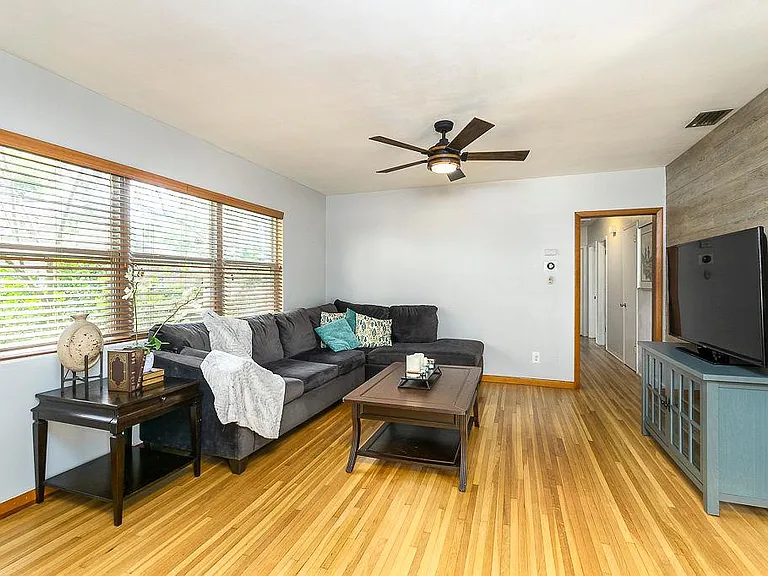 11 S University Cir — Photo 12