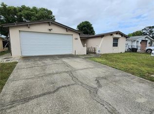 9605 Lakeside Ln, Port Richey, FL 34668