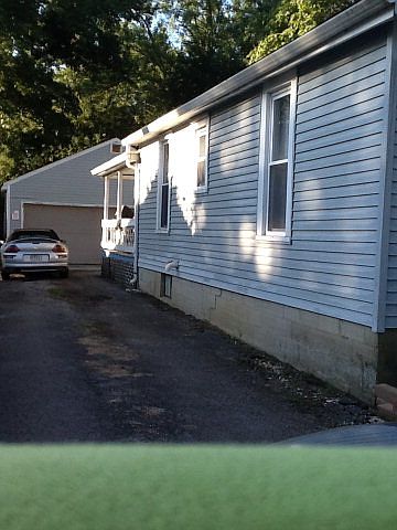 2nd image of 805 Wilson Ave