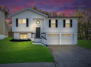 521 Vernal Hill Ct, Ballwin, MO