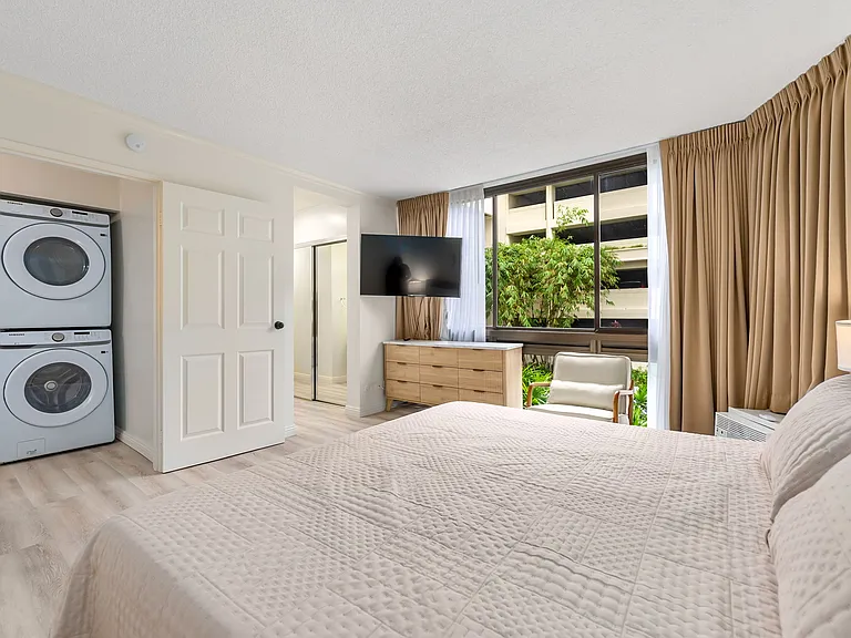 521 Hahaione St #2/2L — Photo 6