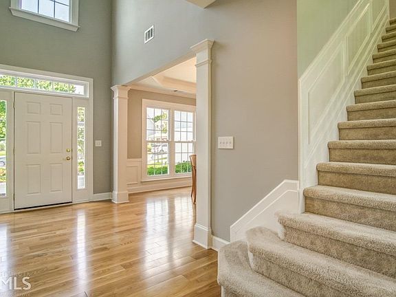 2nd image of 1181 Drewsbury Ct SE